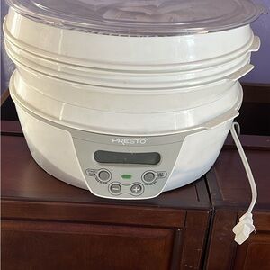 Presto food dehydrator
